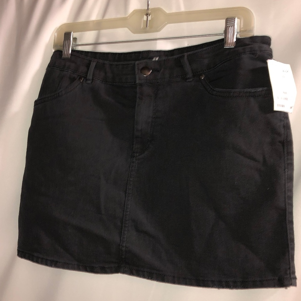 NEW H&M black denim skirt size 10